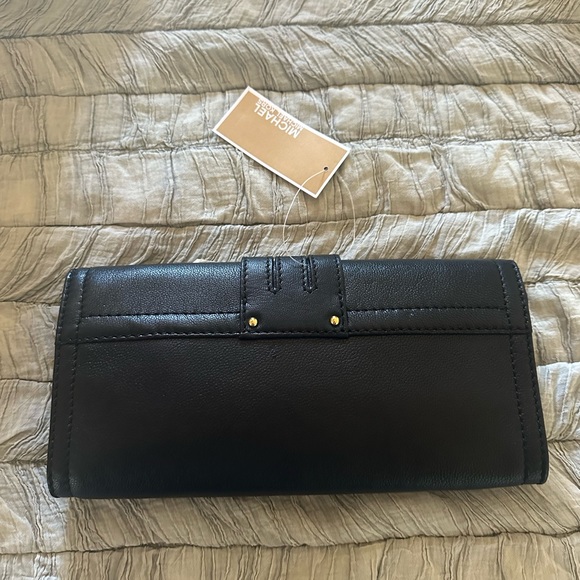NWT Michael Kors Clutch and Dust Bag - Picture 4 of 6